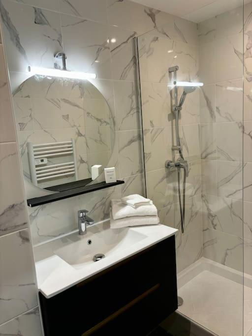 Appartement L'Olivier - Calme, Chaleureux, Proche Transports à Lyon Extérieur photo