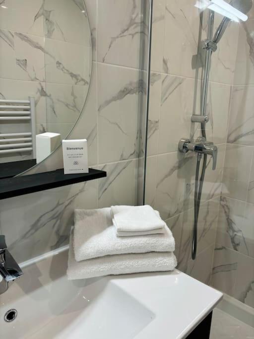Appartement L'Olivier - Calme, Chaleureux, Proche Transports à Lyon Extérieur photo